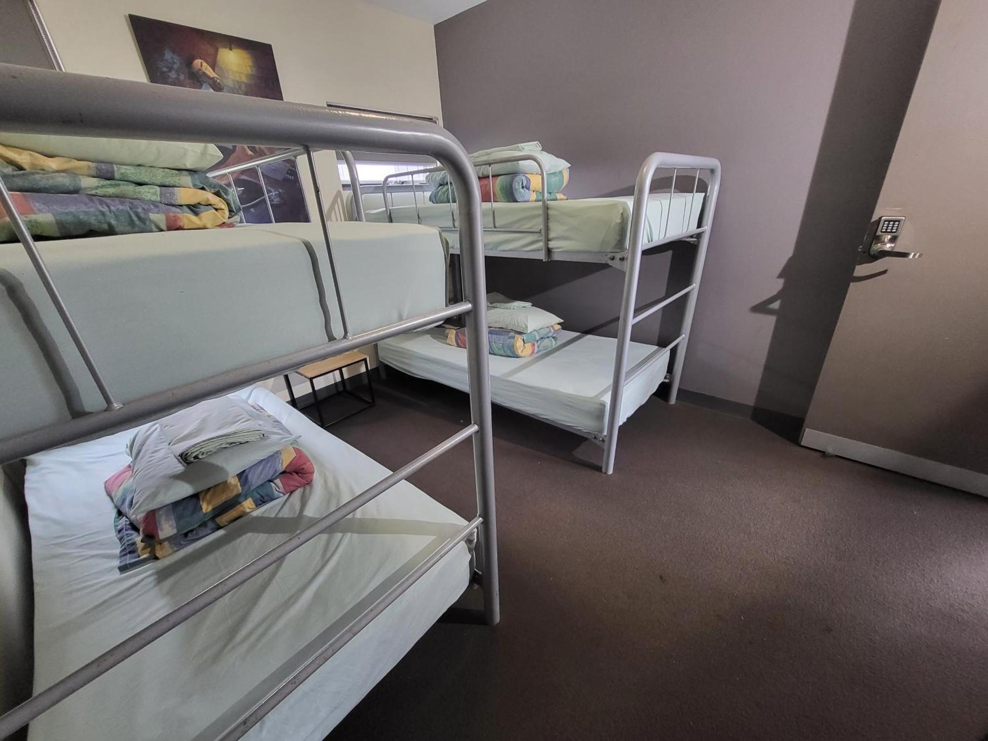 Swansea Backpackers Hostel Room photo