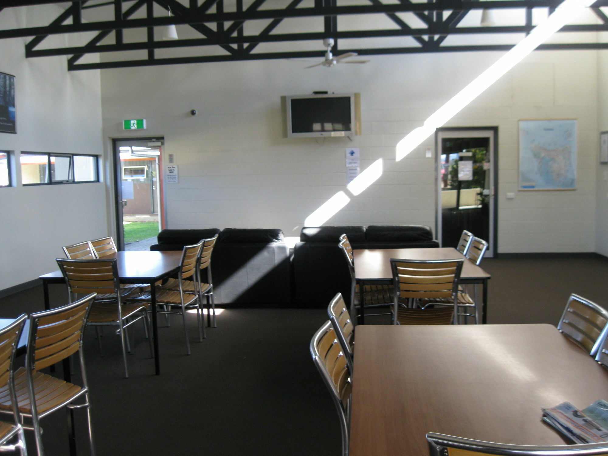 Swansea Backpackers Hostel Exterior photo